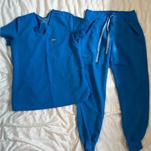 Figs Capri Scrub Set